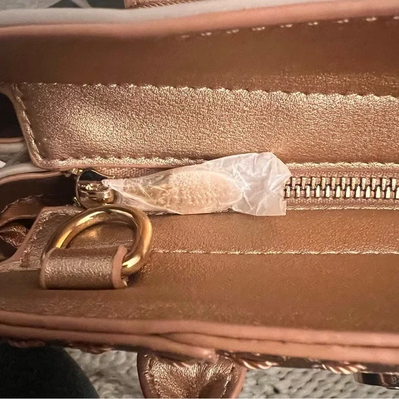 BRANGIO ITALIAN HANDBAG LEATHER HEARTS FLOWERS SHINY CROSSBODY STRAP HANDLES - Picture 7 of 15